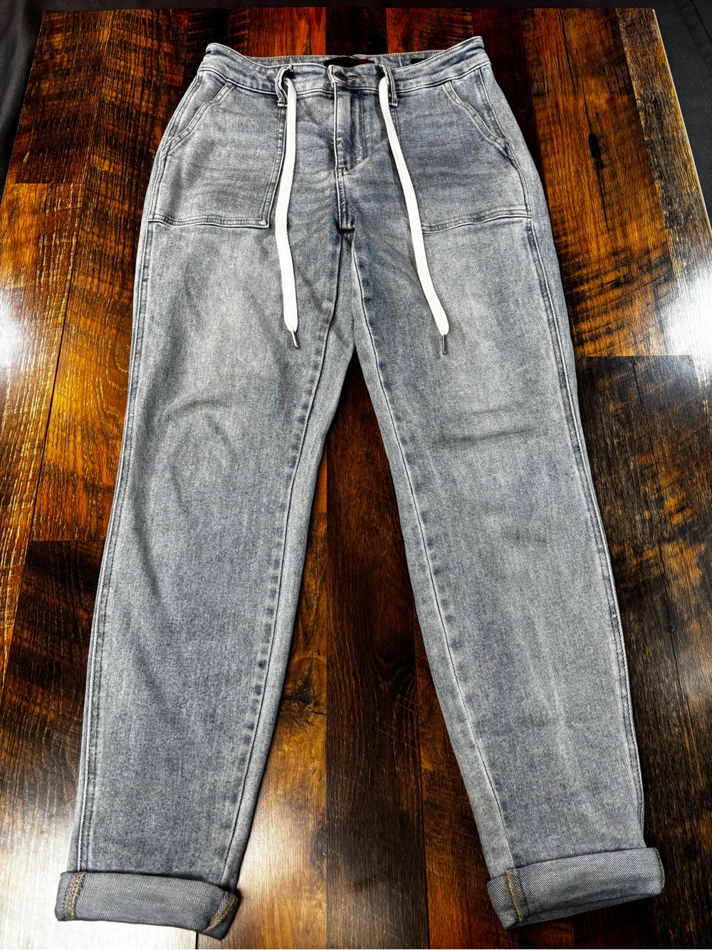 Judy Blue high-waisted denim joggers light wash, white drawstring, Sz 5/27